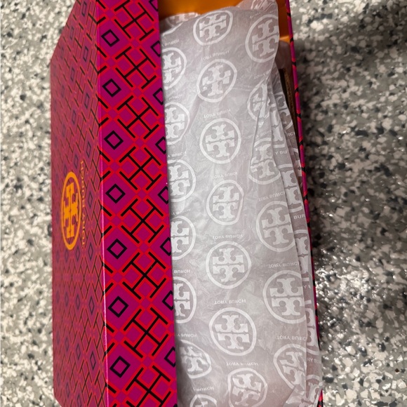 Tory Burch Gray and Tan Minimalist Sandals - Picture 12 of 15